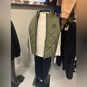 This is a Brand New Náutica 3 piece Boys outfit size 5.